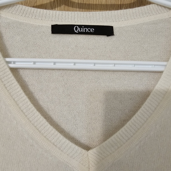 Quince Cashmere Cream Ivory White V-Neck Women's Sweater Size Medium - Picture 5 of 7